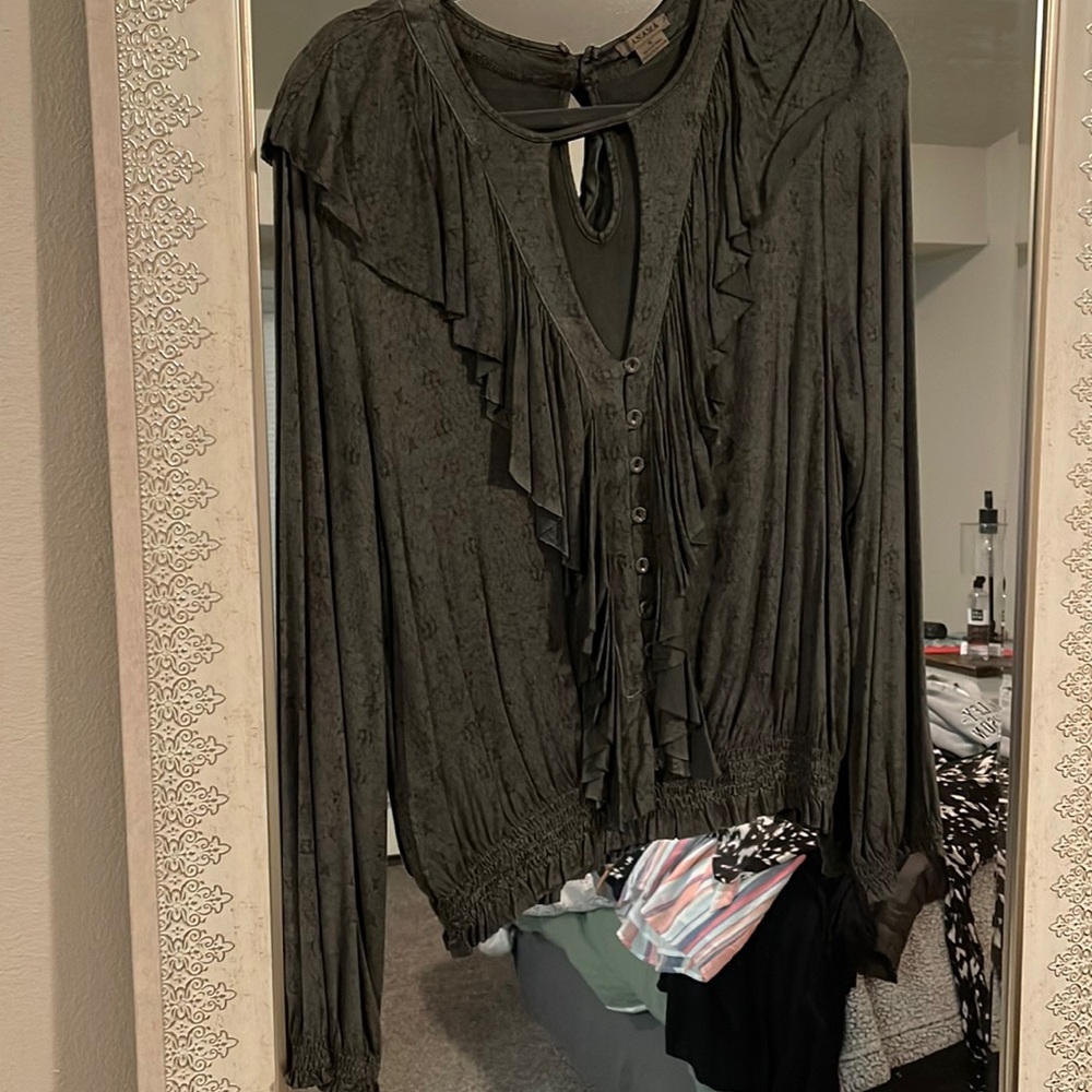 Anama top green long sleeve stretchy size medium